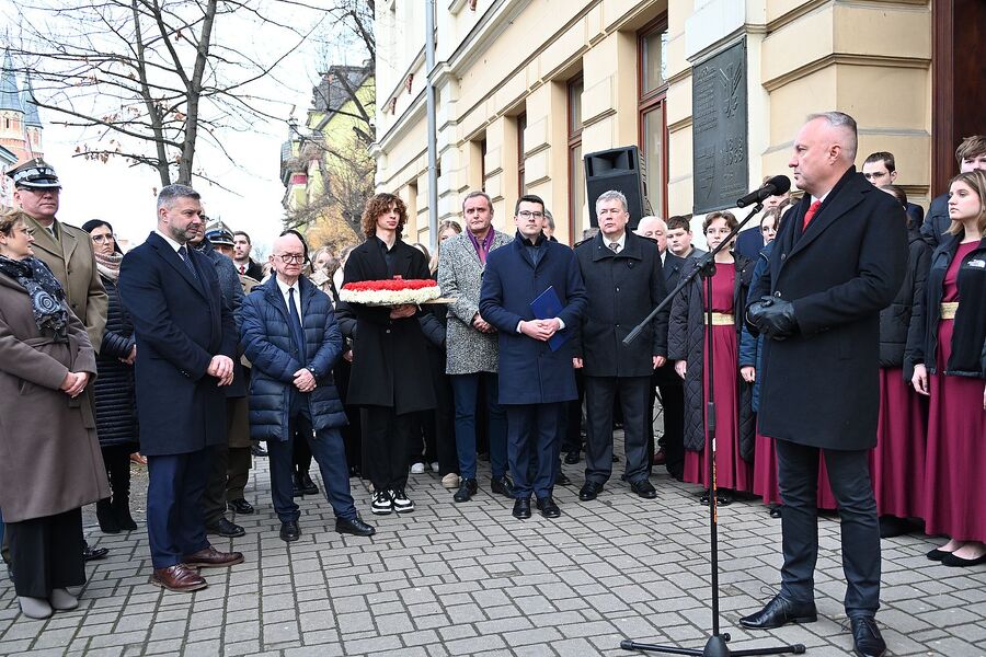 W Nowym Sączu odsłonięto tablicę gen. Wieniawy-Długoszowskiego. Fot. Janusz Ślęzak (IPN)