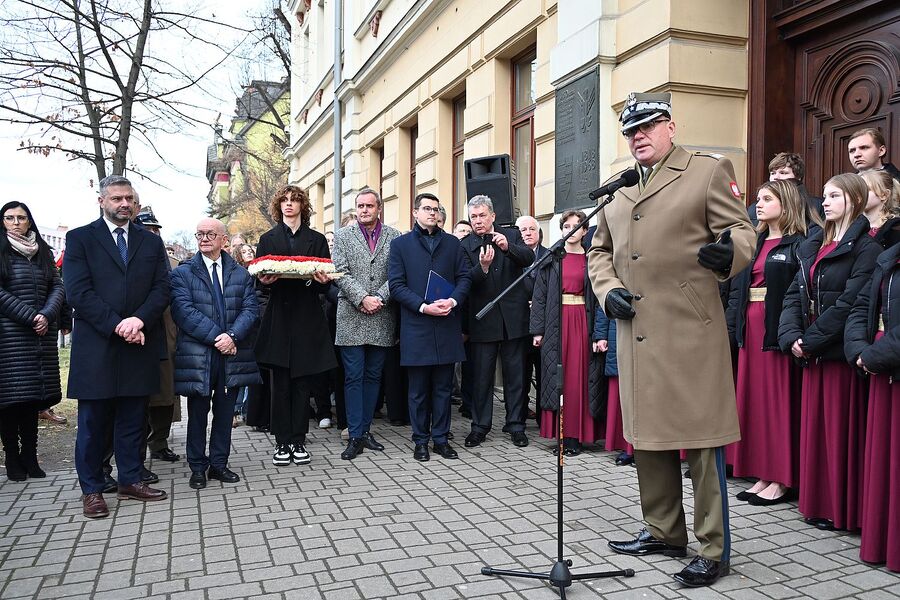 W Nowym Sączu odsłonięto tablicę gen. Wieniawy-Długoszowskiego. Fot. Janusz Ślęzak (IPN)
