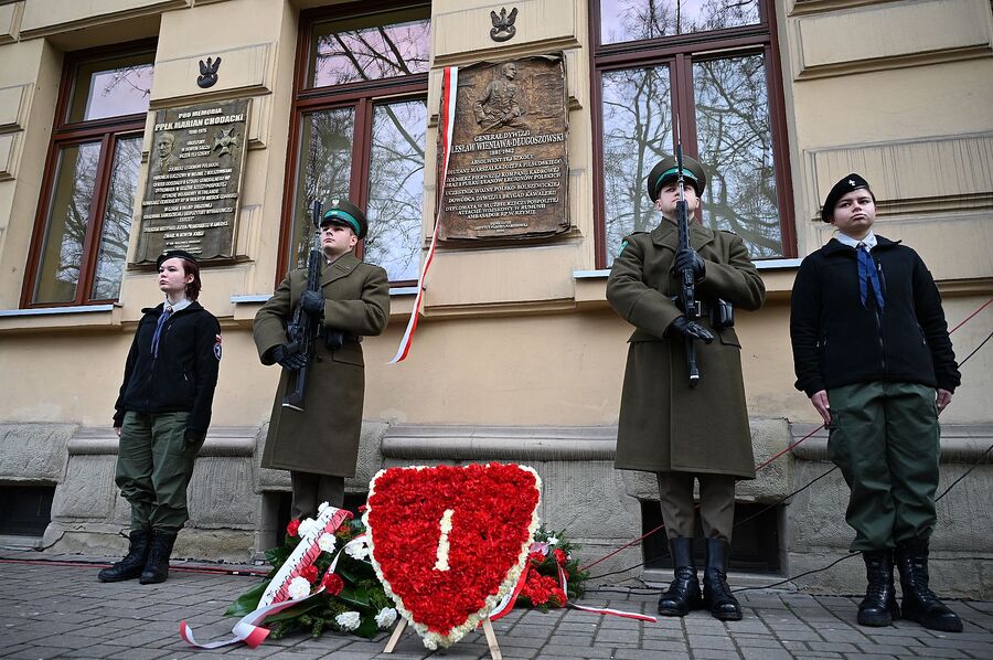 W Nowym Sączu odsłonięto tablicę gen. Wieniawy-Długoszowskiego. Fot. Janusz Ślęzak (IPN)