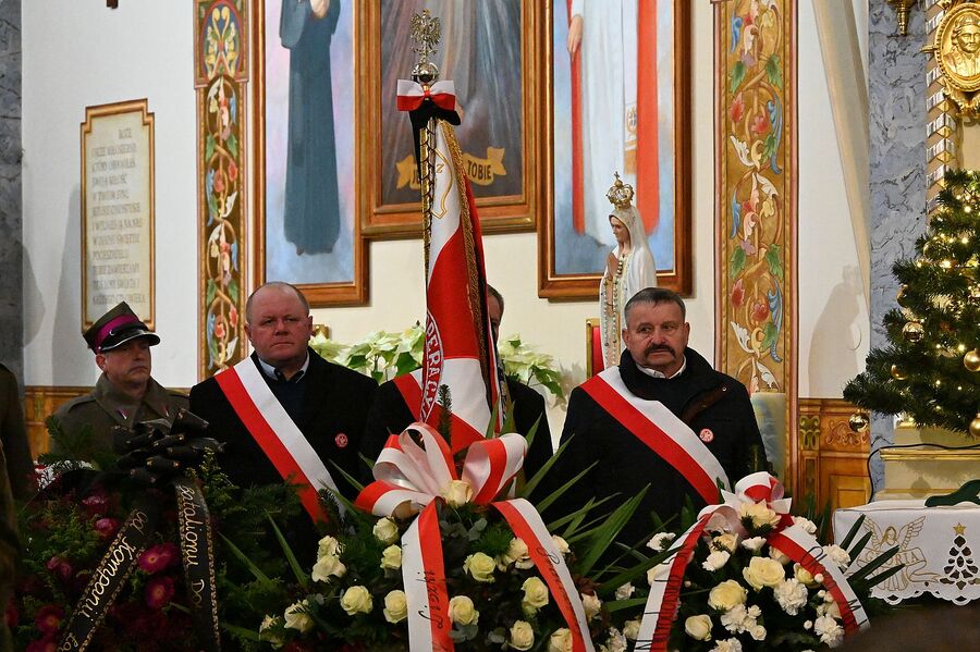 Uroczystości pogrzebowe kpt. Wacława Szaconia „Czarnego”. Fot. Janusz Ślęzak (IPN)