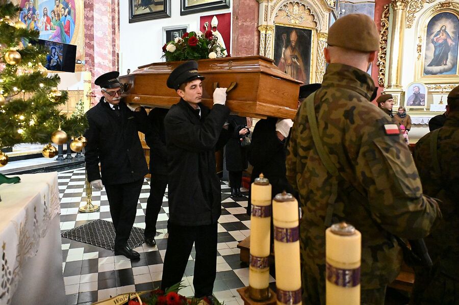 Uroczystości pogrzebowe kpt. Wacława Szaconia „Czarnego”. Fot. Janusz Ślęzak (IPN)