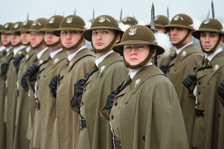Uroczystości pogrzebowe kpt. Wacława Szaconia „Czarnego”. Fot. Janusz Ślęzak (IPN)