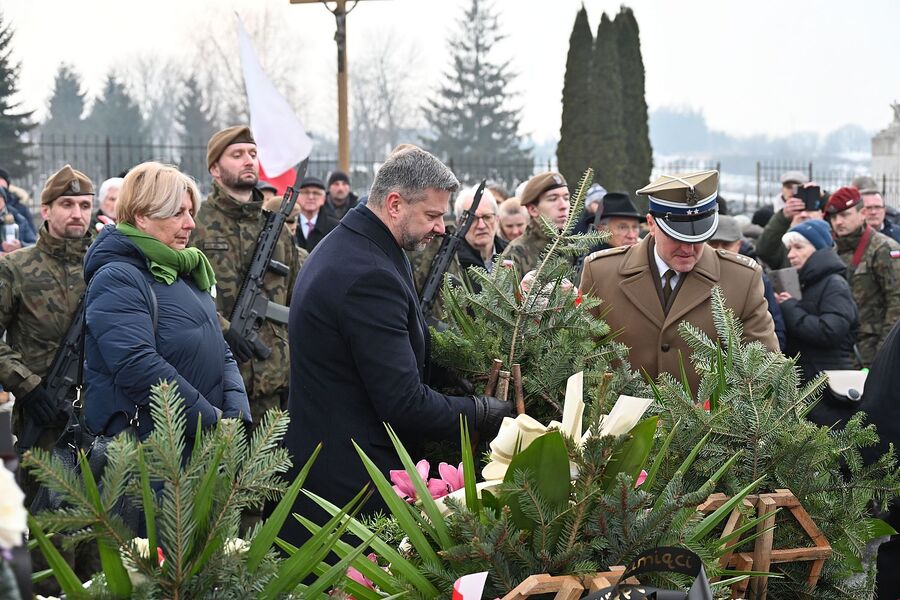 Uroczystości pogrzebowe kpt. Wacława Szaconia „Czarnego”. Fot. Janusz Ślęzak (IPN)