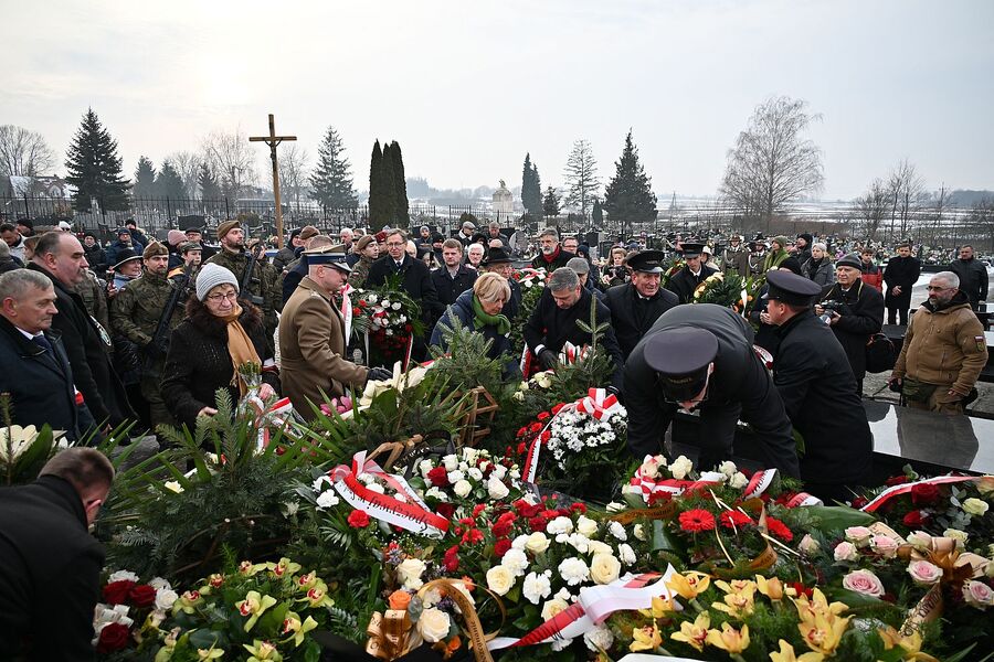Uroczystości pogrzebowe kpt. Wacława Szaconia „Czarnego”. Fot. Janusz Ślęzak (IPN)