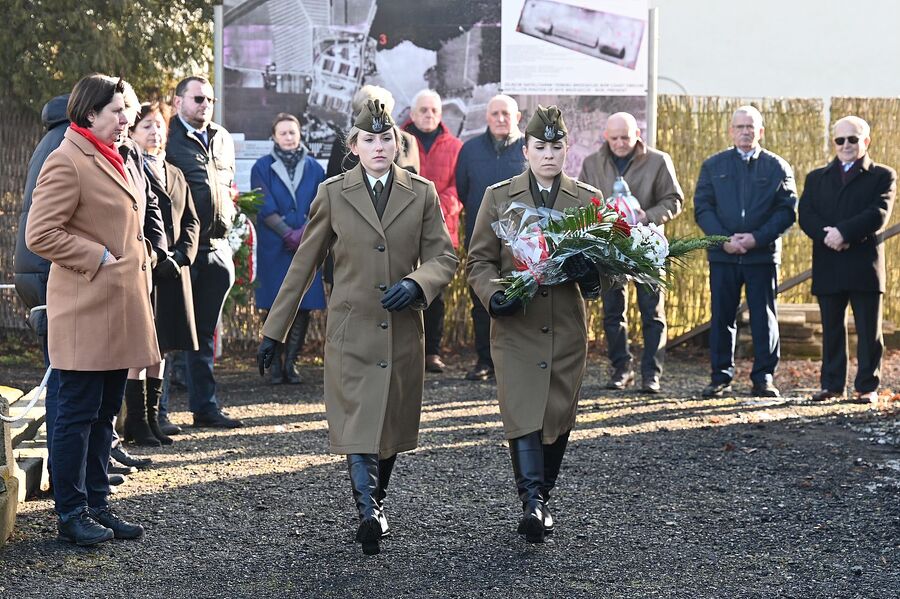 Międzynarodowy Dzień Pamięci o Ofiarach Holokaustu. Uroczystość w Brzeszczach. Fot. Janusz Ślęzak (IPN)