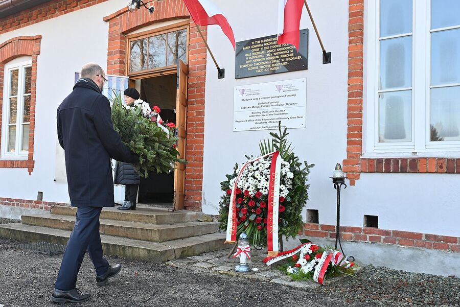 Międzynarodowy Dzień Pamięci o Ofiarach Holokaustu. Uroczystość w Brzeszczach. Fot. Janusz Ślęzak (IPN)