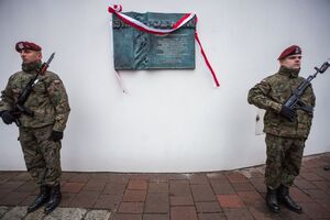 Odsłonięcie tablicy upamiętniającej ofiary operacji polskiej NKWD – Kraków, 8 stycznia 2018. Fot. Sławomir Kasper #5