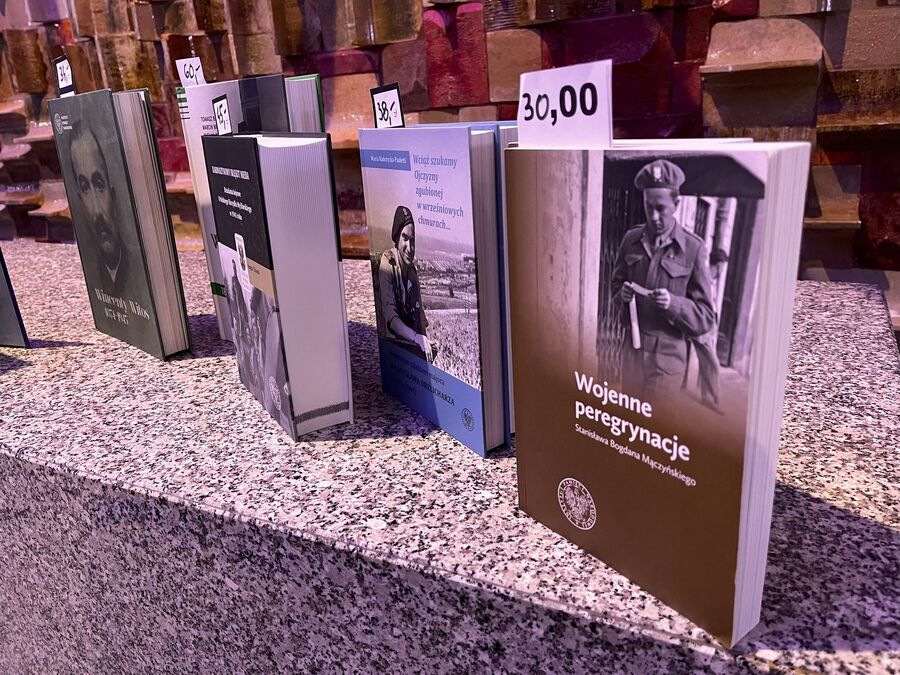 Wydawnictwo IPN na 7. Sądeckich Targach Książki. Fot. Cezary Pałka (IPN)