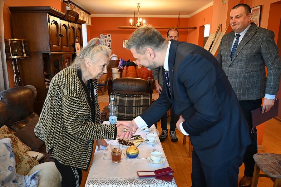 Władysława Żabińska została odznaczona Krzyżem Wolności i Solidarności. Fot. Janusz Ślęzak (IPN)