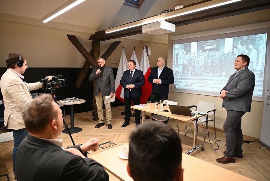 Kraków. Warsztaty w ramach konkursu ziemiańskiego. Fot. Janusz Ślęzak (IPN)