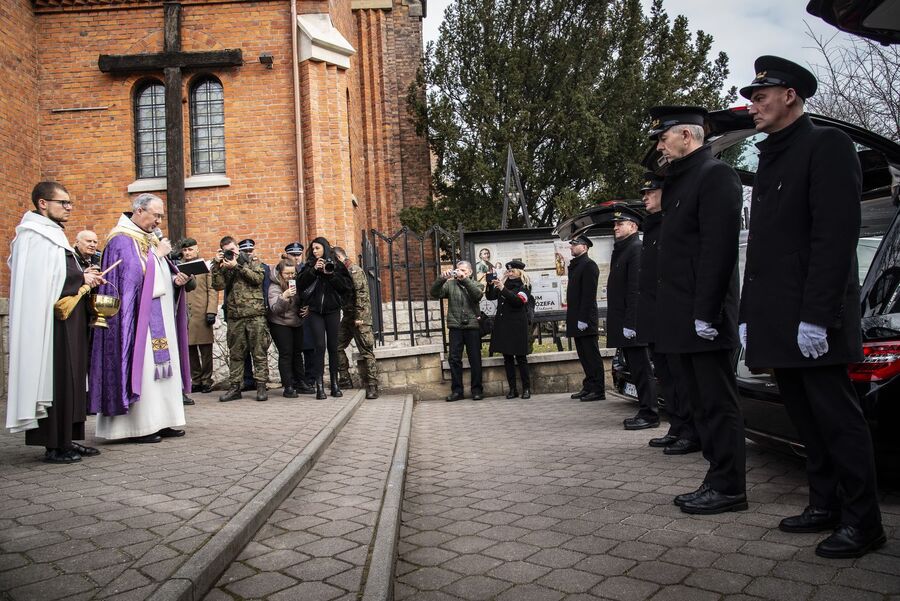 Uroczystości pogrzebowe trzech Żołnierzy Wyklętych w Krakowie. Fot. Agnieszka Masłowska (IPN)