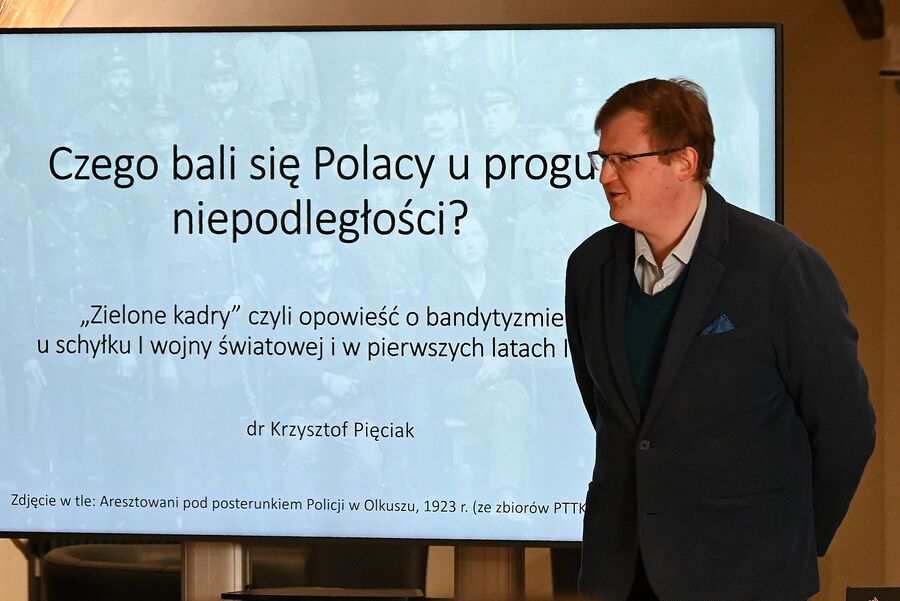Wykład dr. Krzysztofa Pięciaka w Klubie im. „Grota”. Fot. Janusz Ślęzak (IPN)