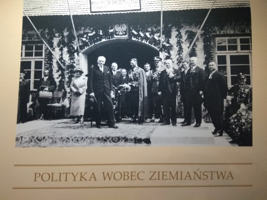 Wystawa „Europa w rodzinie. Ziemiaństwo polskie w XX wieku” w krakowskim Pałacu Sztuki