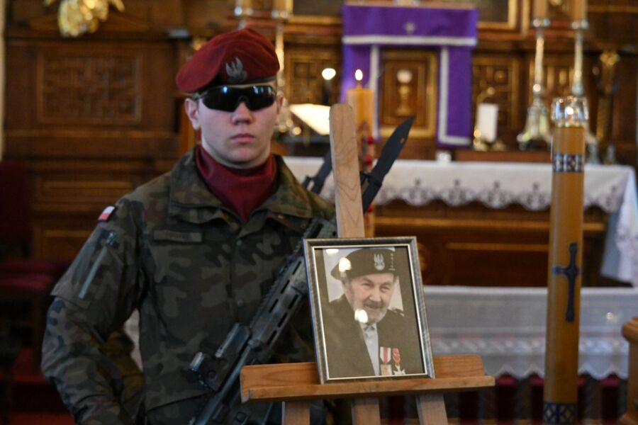 Pogrzeb kpt. Stanisława Pazurkiewicza. Fot. Janusz Ślęzak (IPN)