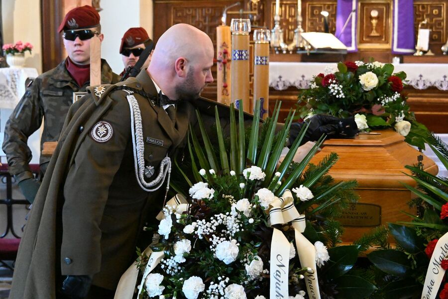Pogrzeb kpt. Stanisława Pazurkiewicza. Fot. Janusz Ślęzak (IPN)
