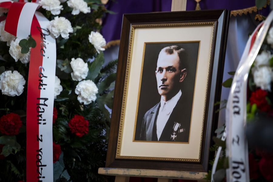 W Podegrodziu odsłonięto tablicę pamięci Stanisława Berowskiego. Fot. Agnieszka Masłowska (IPN)