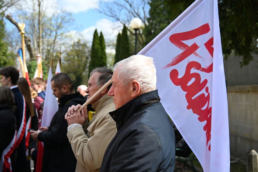 30. rocznica odsłonięcia Symbolicznej Mogiły Ofiar Komunizmu na cmentarzu Rakowickim. Fot. Janusz Ślęzak (IPN)