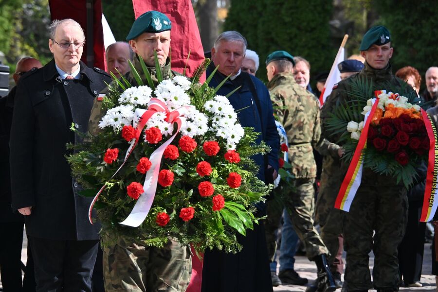 30. rocznica odsłonięcia Symbolicznej Mogiły Ofiar Komunizmu na cmentarzu Rakowickim. Fot. Janusz Ślęzak (IPN)