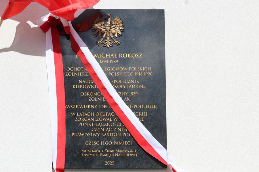 Odsłonięcie tablicy ppor. Michała Rokosza w Makowie Podhalańskim. Fot. Jakub Ryba (IPN)