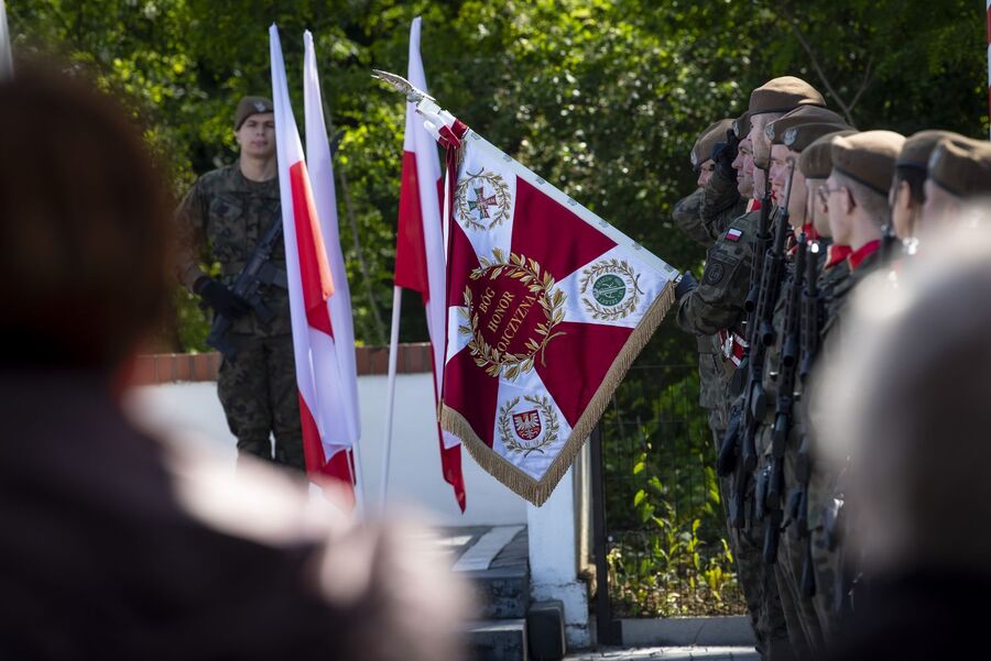 Wierzbno. Uroczystość poświęcona gen. Okulickiemu i cichociemnym. Fot. Agnieszka Masłowska (IPN)
