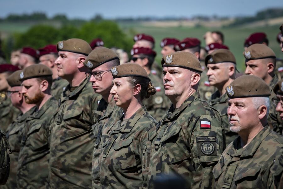 Wierzbno. Uroczystość poświęcona gen. Okulickiemu i cichociemnym. Fot. Agnieszka Masłowska (IPN)