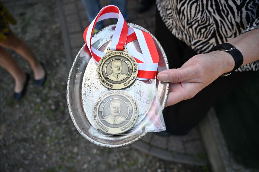 Znicze pamięci w 77. rocznicę śmierci rtm. Witolda Pileckiego w Tyńcu. Fot. Żaneta Wierzgacz (IPN)