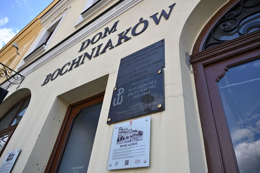 Znicze pamięci w 77. rocznicę śmierci rtm. Witolda Pileckiego w Bochni. Fot. Żaneta Wierzgacz (IPN)