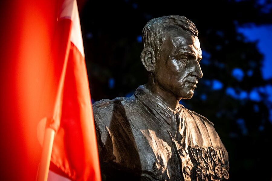 Znicze pamięci w 77. rocznicę śmierci rtm. Witolda Pileckiego w Krakowie. Fot. Agnieszka Masłowska (IPN)