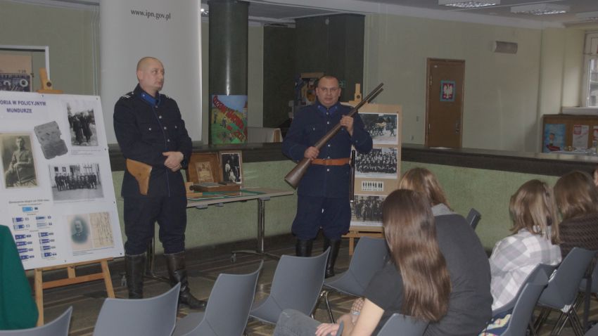 Warsztaty „Policjanci w służbie historii”. Przystanek Historia IPN w Krakowie