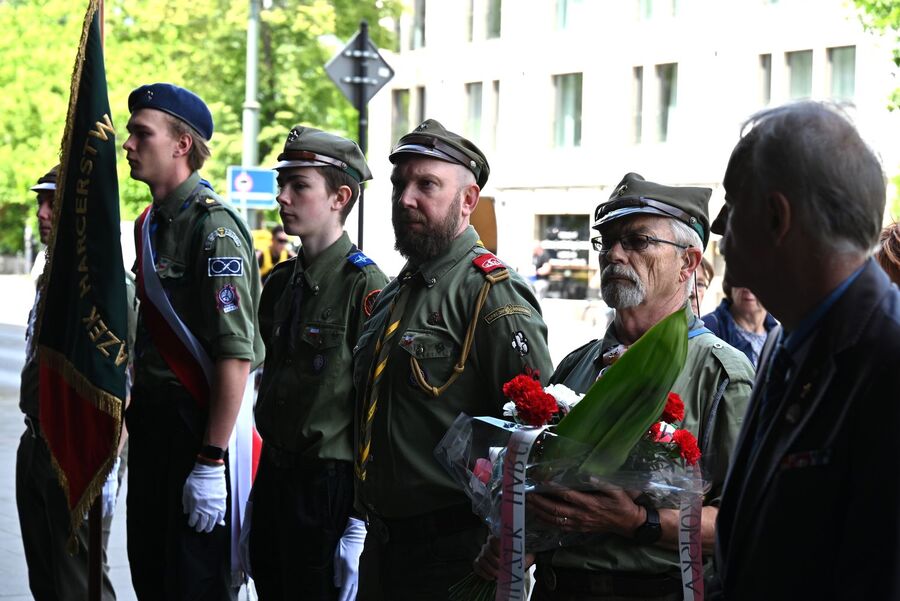 Uroczystość u zbiegu ulic Lubicz i Botanicznej w Krakowie. Fot. Janusz Ślęzak (IPN)