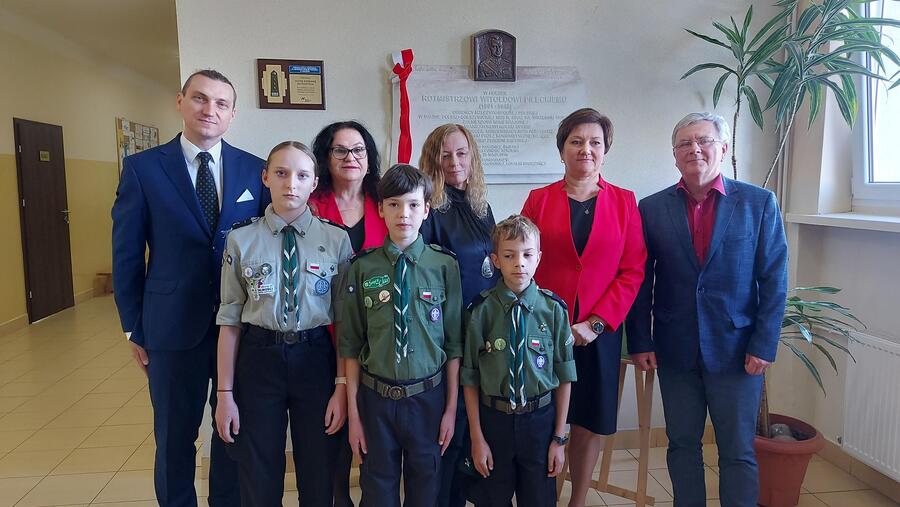 Znicze pamięci w 77. rocznicę śmierci rtm. Witolda Pileckiego w Jodłówce