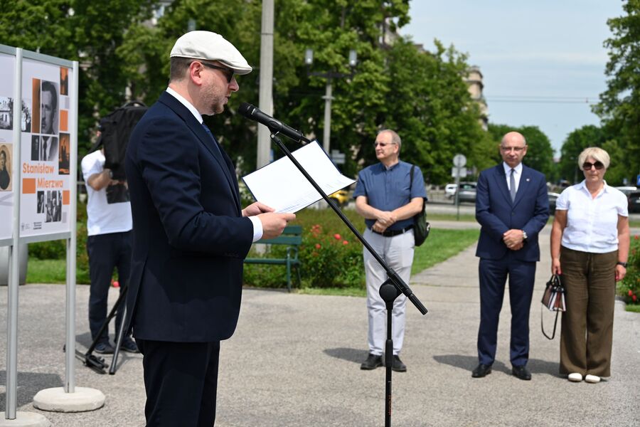 Otwarcie wystawy poświęconej Stanisławowi Mierzwie. Fot. Żaneta Wierzgacz (IPN)