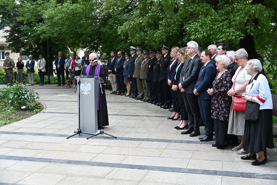 Uroczystość na pl. Axentowicza w Krakowie. Fot. Janusz Ślęzak (IPN)