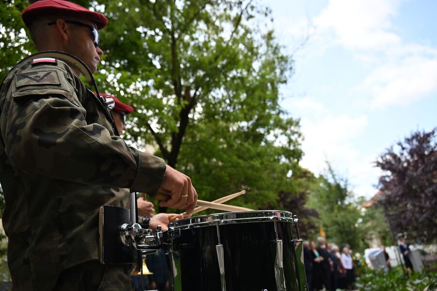Uroczystość na pl. Axentowicza w Krakowie. Fot. Janusz Ślęzak (IPN)