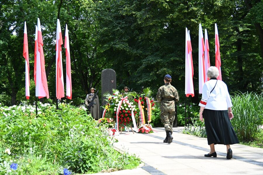 Uroczystość na pl. Axentowicza w Krakowie. Fot. Janusz Ślęzak (IPN)