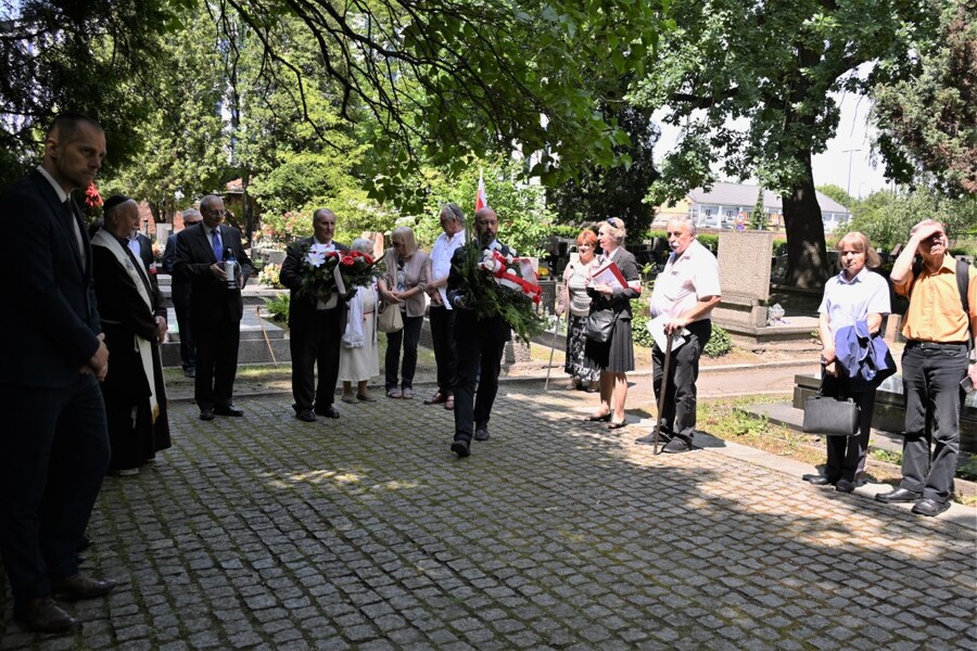 Uroczystość na cmentarzu Rakowickim. Fot. Żaneta Wierzgacz (IPN)