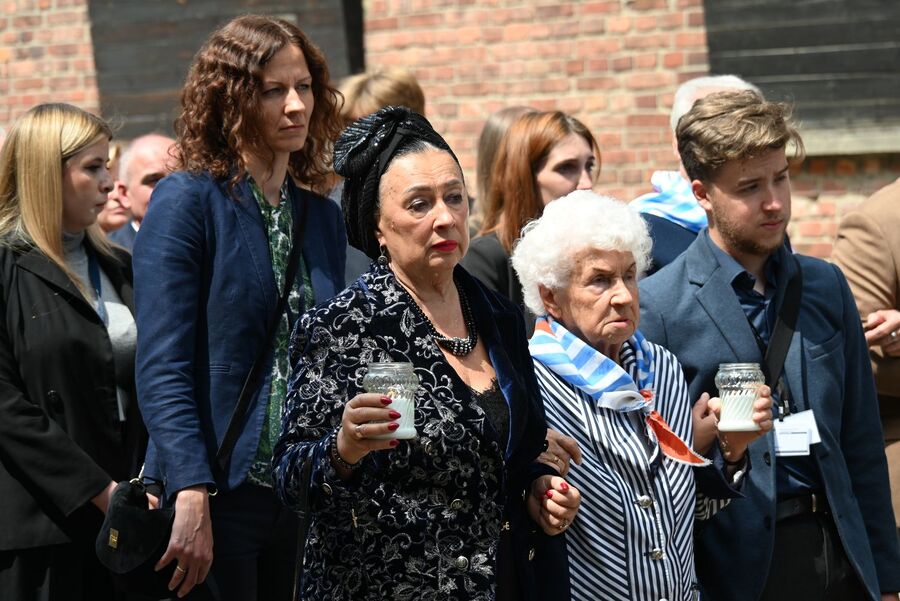 Uroczystość w dawnym KL Auschwitz. Fot. Janusz Ślęzak (IPN)