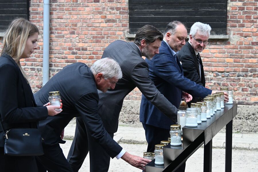 Uroczystość w dawnym KL Auschwitz. Fot. Janusz Ślęzak (IPN)