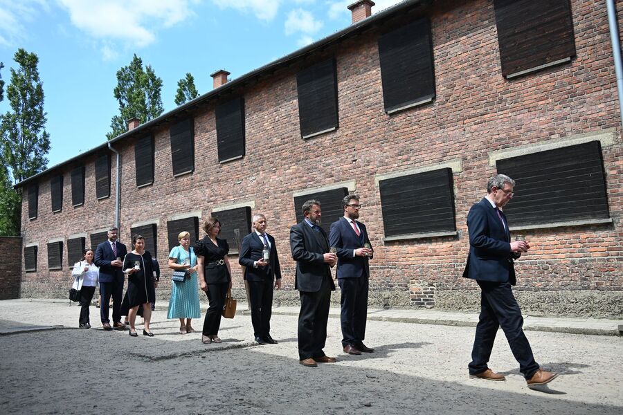 Uroczystość w dawnym KL Auschwitz. Fot. Janusz Ślęzak (IPN)
