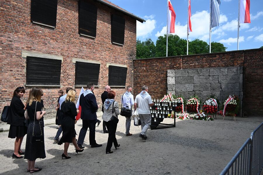 Uroczystość w dawnym KL Auschwitz. Fot. Janusz Ślęzak (IPN)