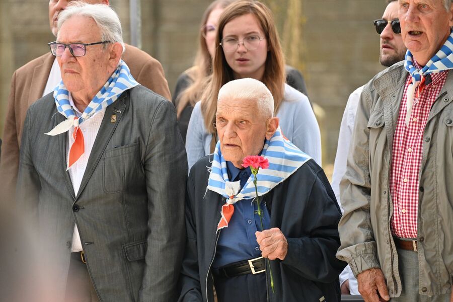 Uroczystość w dawnym KL Auschwitz. Fot. Janusz Ślęzak (IPN)