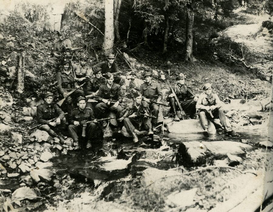 Partyzanci 2. kompanii w Dolinie Kościeliskiej. Fot. ze zbiorów IPN