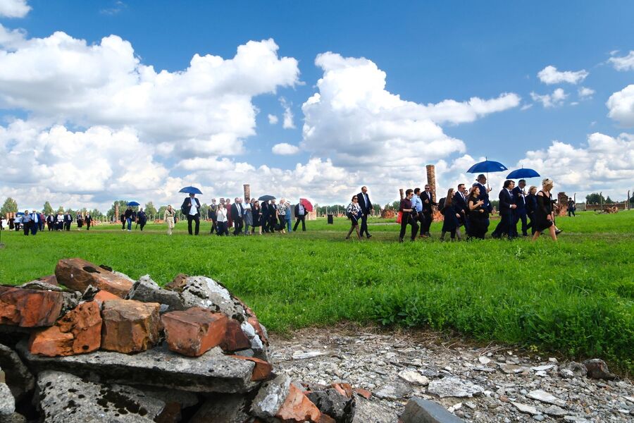 81. rocznica wymordowania Romów i Sinti w Auschwitz. Fot. Małopolski Urząd Wojewódzki