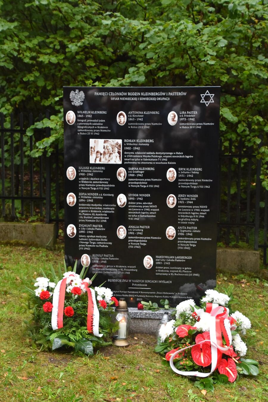 Odsłonięcie tablicy upamiętniającej członków rabczańskich rodzin Pasterów i Kleinbergów