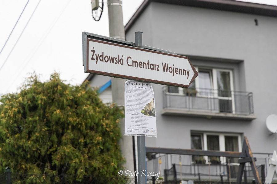 Odsłonięcie tablicy upamiętniającej rabczańskie rodziny Pasterów i Kleinbergów