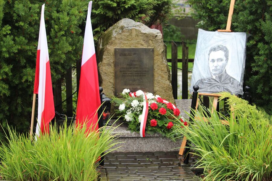 W Łapanowie odsłonięto tablicę kapelanów katyńskich. Fot. Dominik Guzik (IPN)