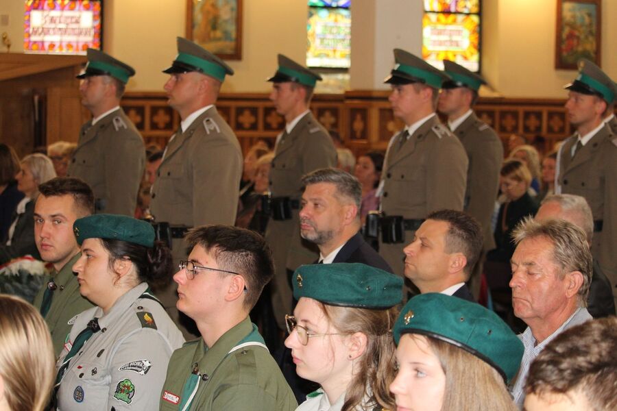 W Łapanowie odsłonięto tablicę kapelanów katyńskich. Fot. Dominik Guzik (IPN)