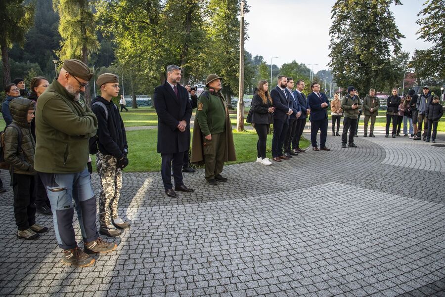 W Tokarni odsłonięto tablicę akowców. Fot. Agnieszka Masłowska (IPN)