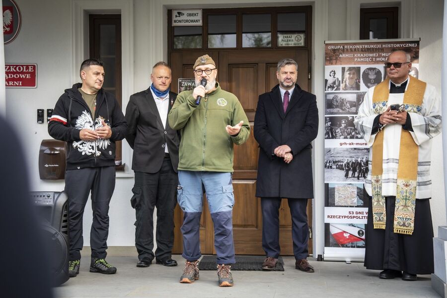 W Tokarni odsłonięto tablicę akowców. Fot. Agnieszka Masłowska (IPN)
