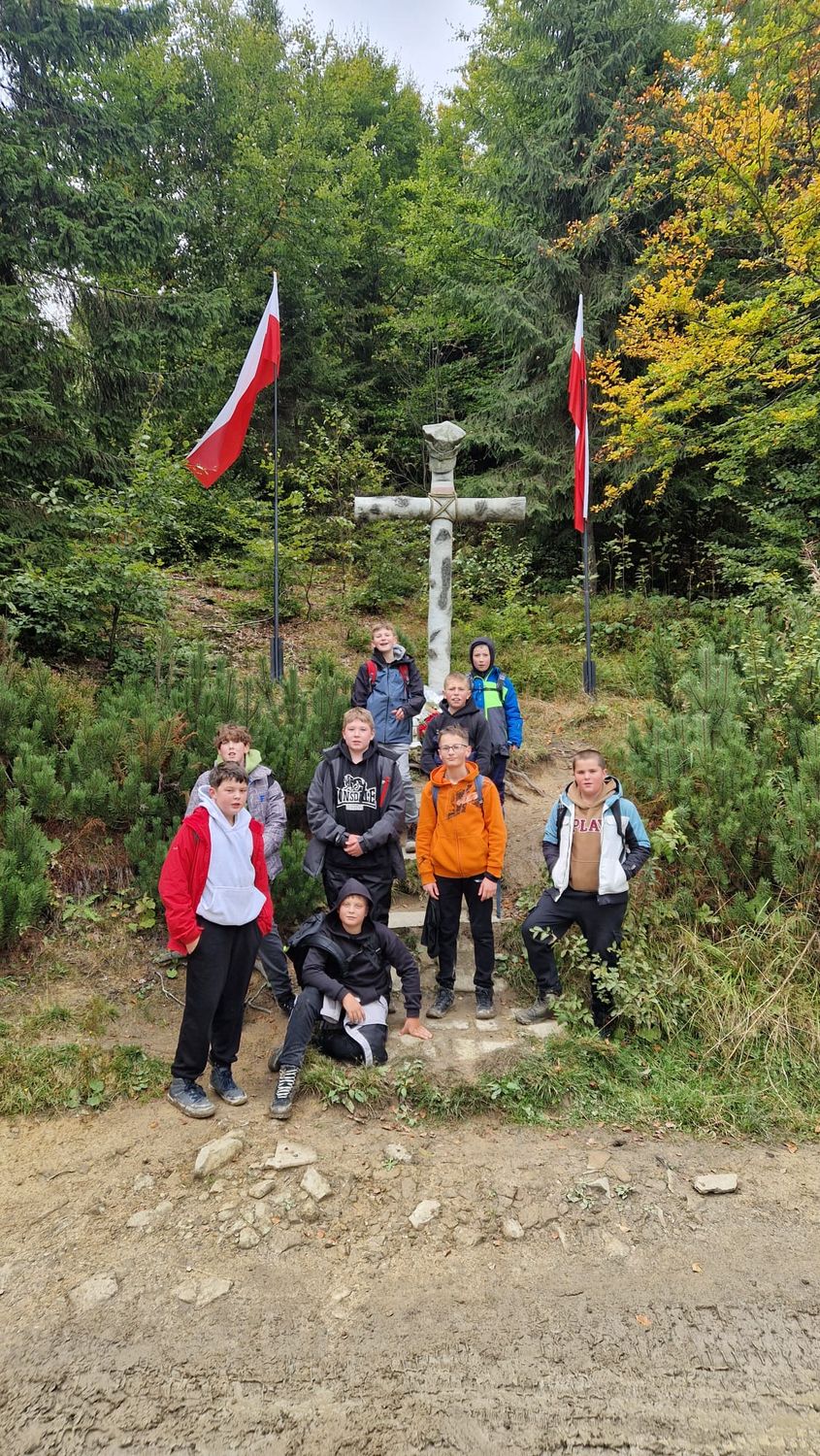 XX Rajd Szlakami Żołnierzy Wyklętych mjr. Józefa Kurasia „Ognia”. Fot. IPN, ZSiP nr 2 w Kasinie Wielkiej, MOW w Krakowie